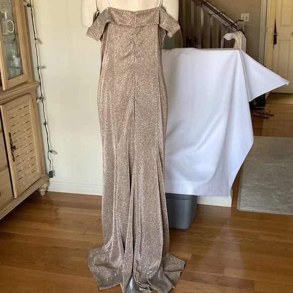 Gold shiny off shoulder formal gown, Sz 2XL - Picture 4 of 6